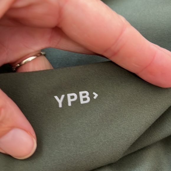 NEW Abercrombie YPB sculptLUX Split-Hem Flare Legging M - Picture 6 of 6